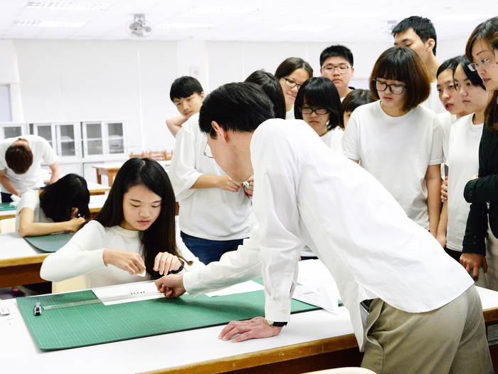 圖文專業教室｜品牌行銷教室｜包裝專業教室｜廣告專業教室圖片